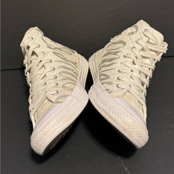 Converse - Picture 6 of 15